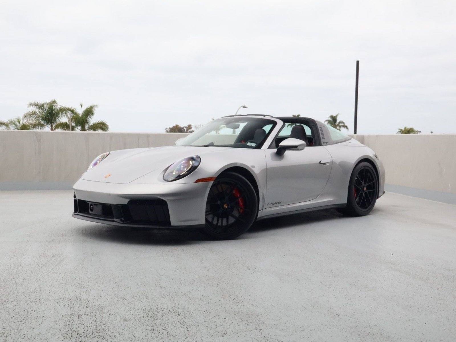 Certified 2026 Porsche 911 Targa 4 GTS AWD/4WD image 5
