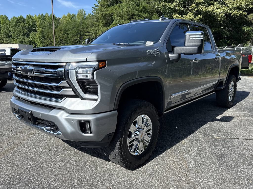 Used 2024 Chevrolet Silverado 2500 High Country w/ High Country Premium Package AWD/4WD video 3