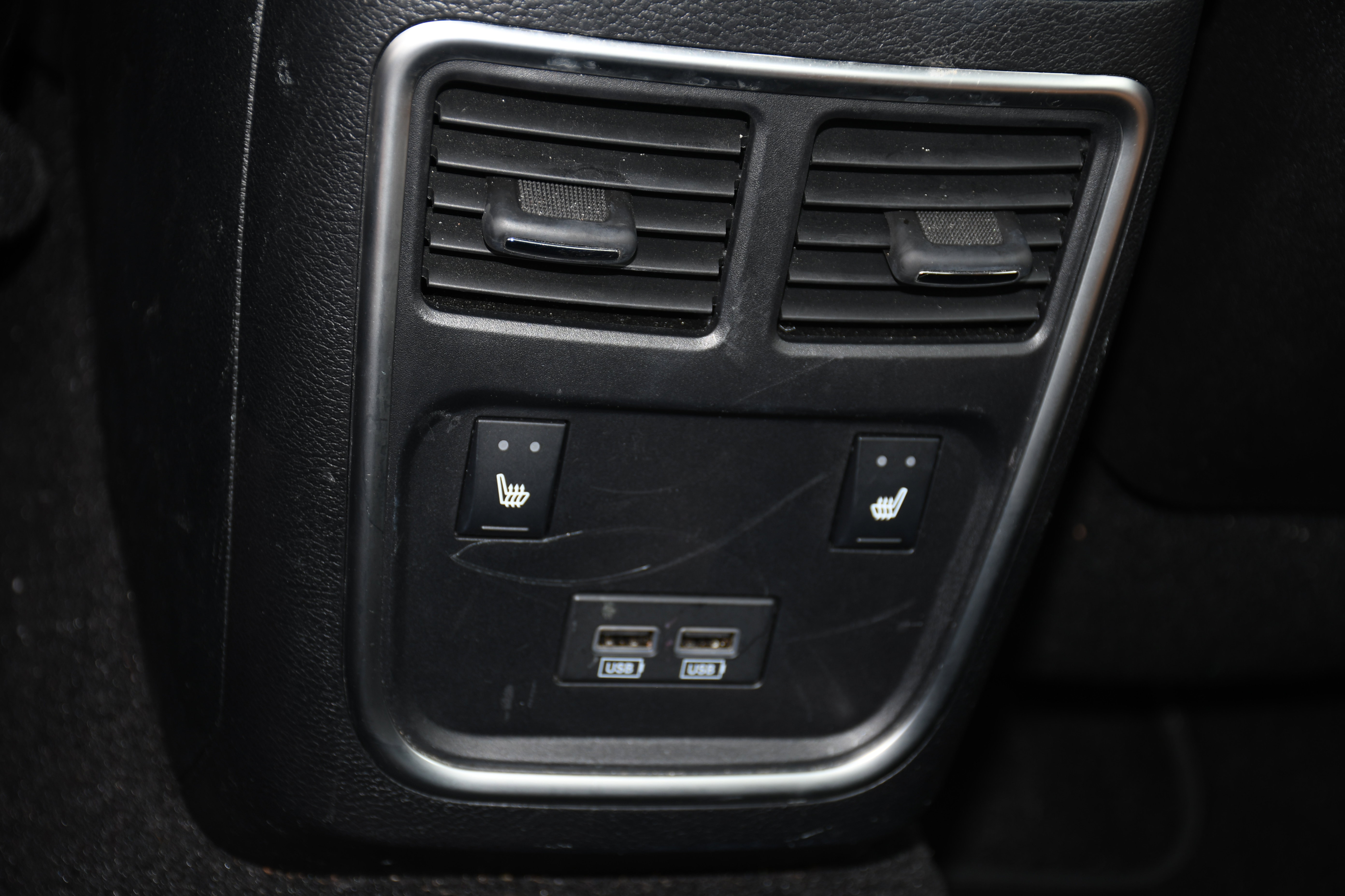 Used 2020 Dodge Charger SXT w/ Plus Group RWD image 17