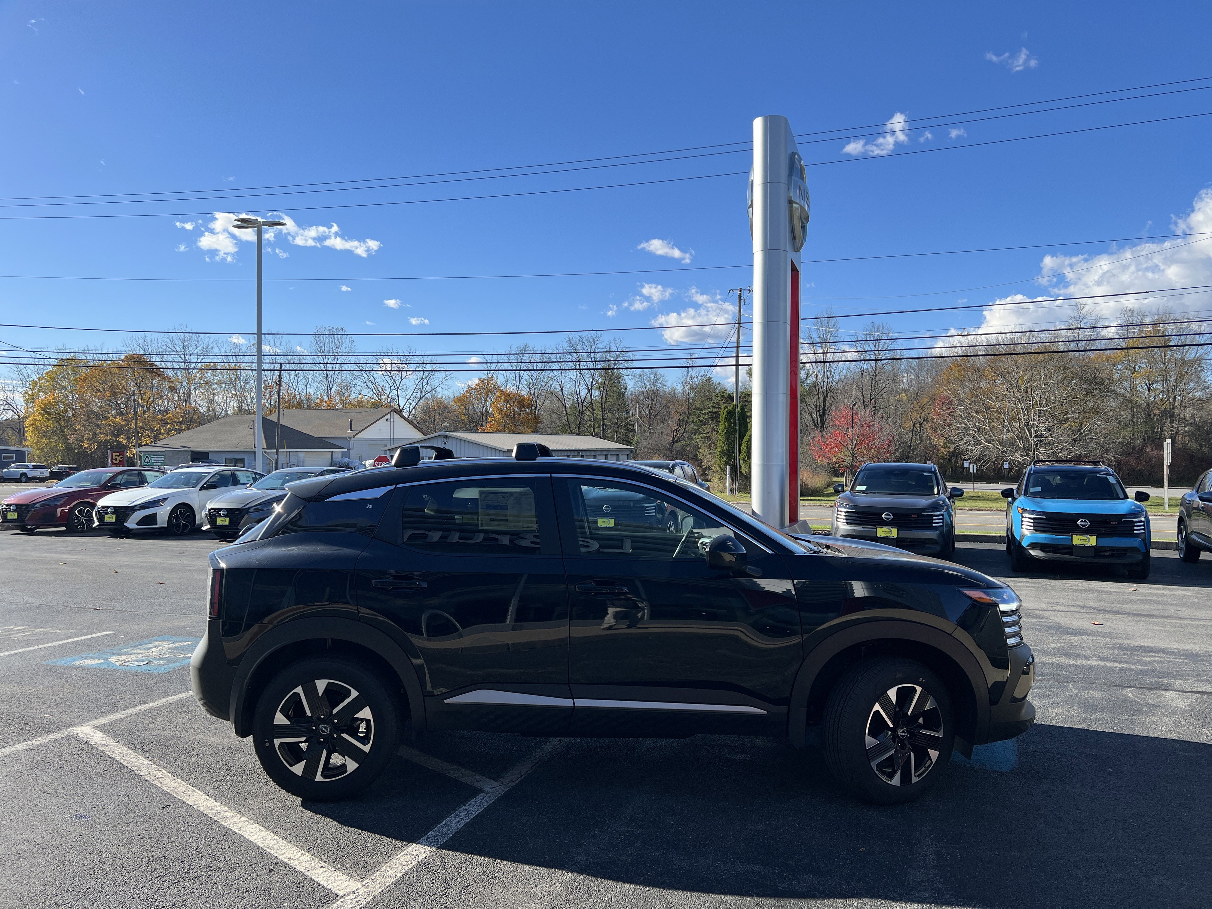 New 2025 Nissan Kicks SV image 8