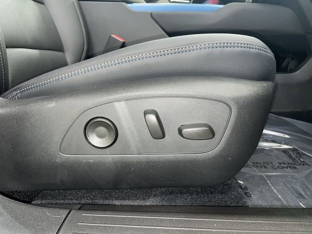 New 2026 Chevrolet Equinox EV LT image 24