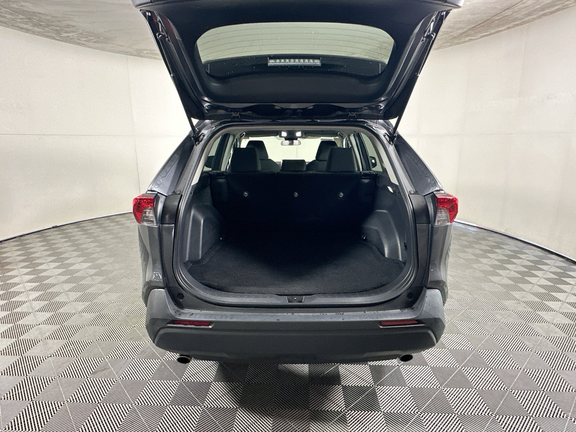 Used 2023 Toyota RAV4 LE FWD image 30