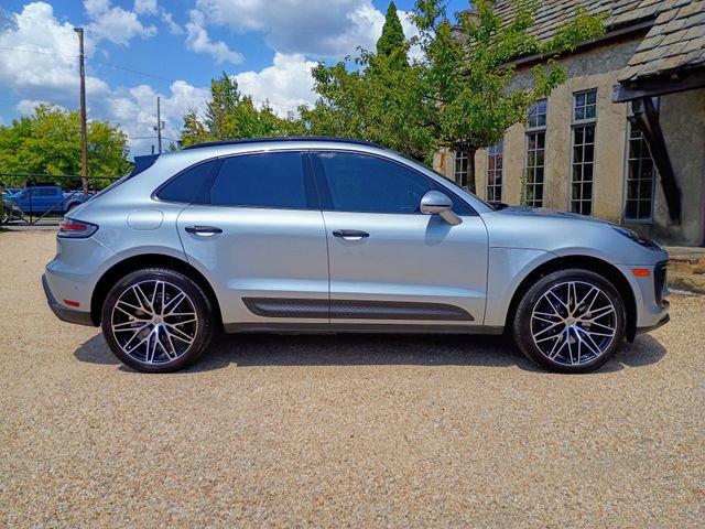 Used 2022 Porsche Macan AWD/4WD image 18