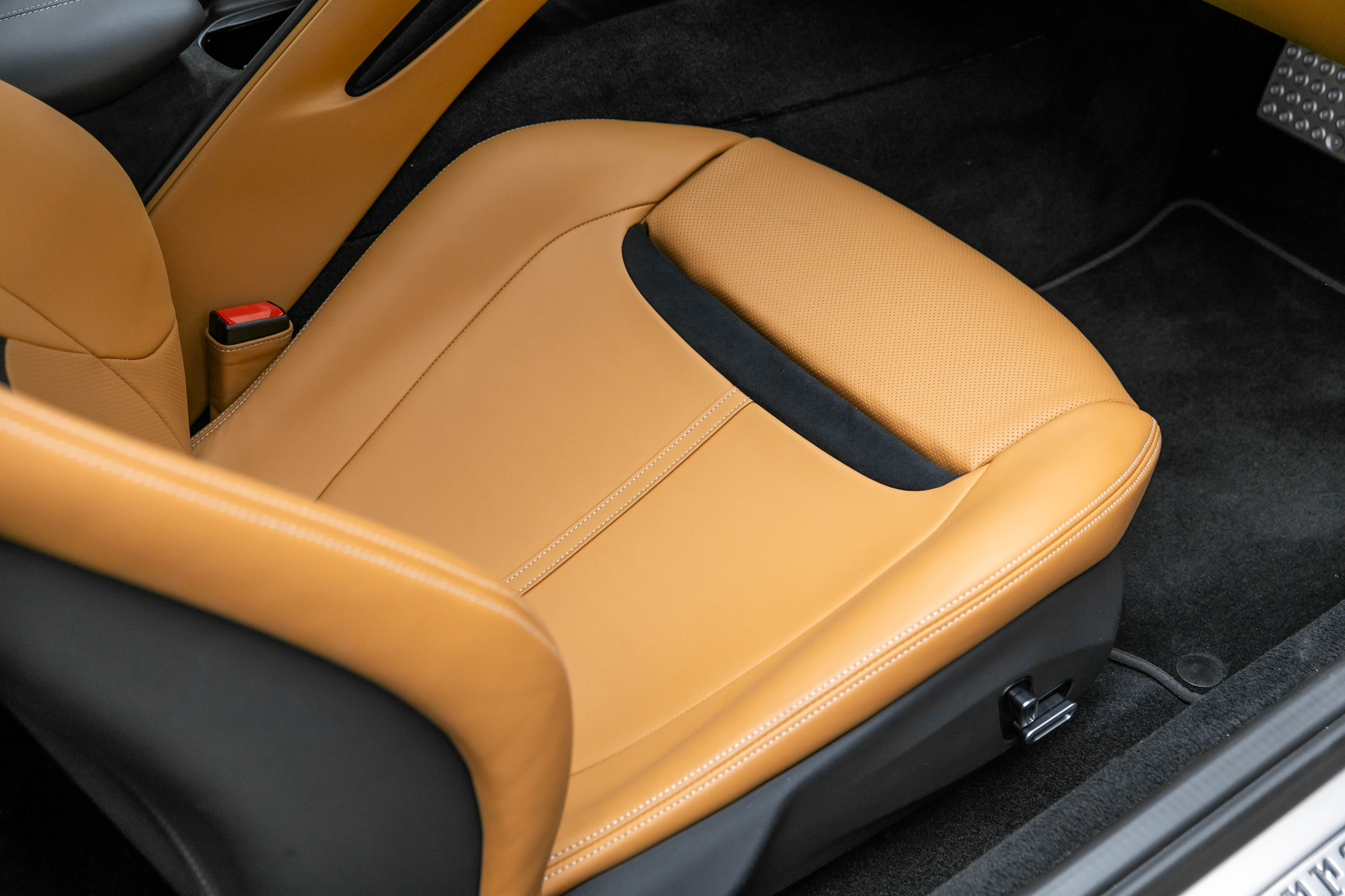 Certified 2024 Ferrari Roma image 38