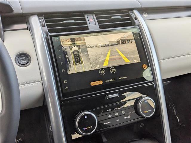 Used 2024 Land Rover Discovery Metropolitan Edition image 13