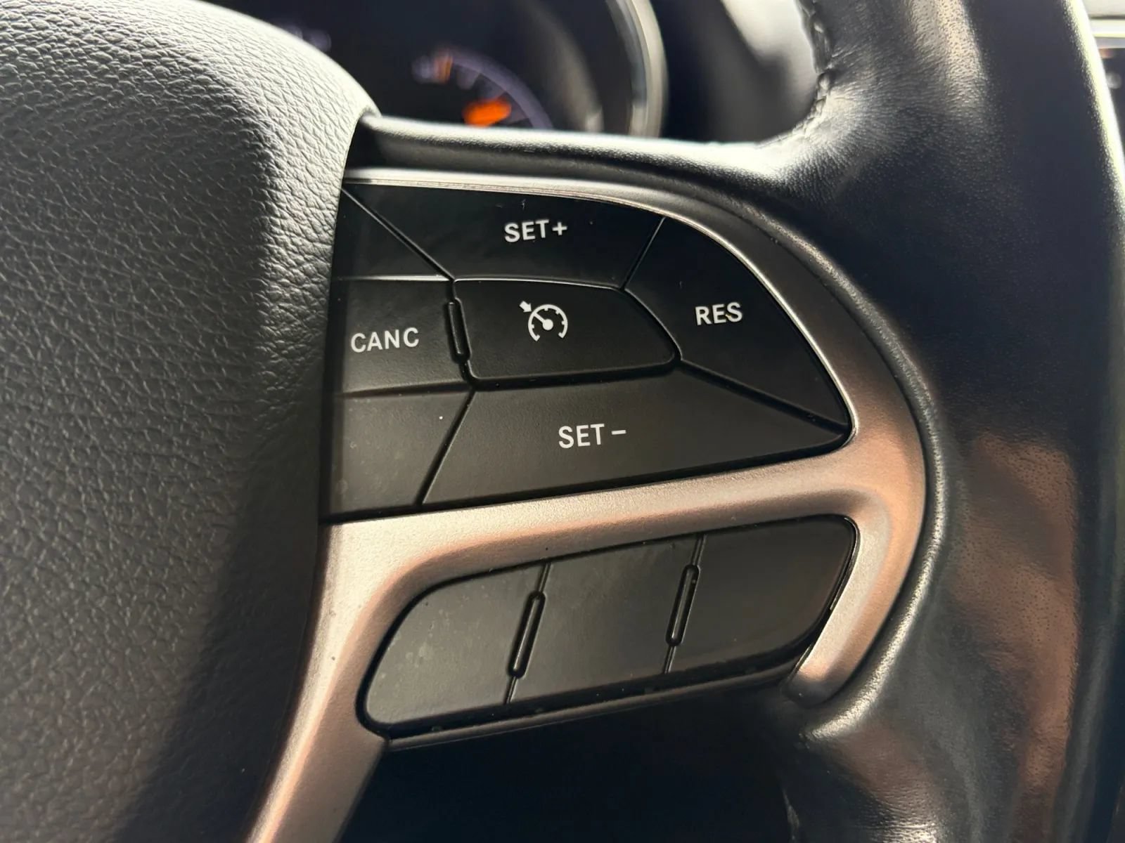 Used 2021 Jeep Grand Cherokee Laredo X AWD/4WD image 30