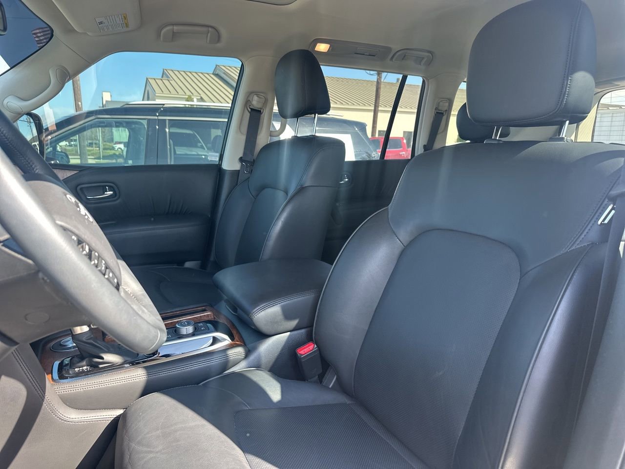 Used 2024 Nissan Armada SL w/ Captain's Chairs Package image 8