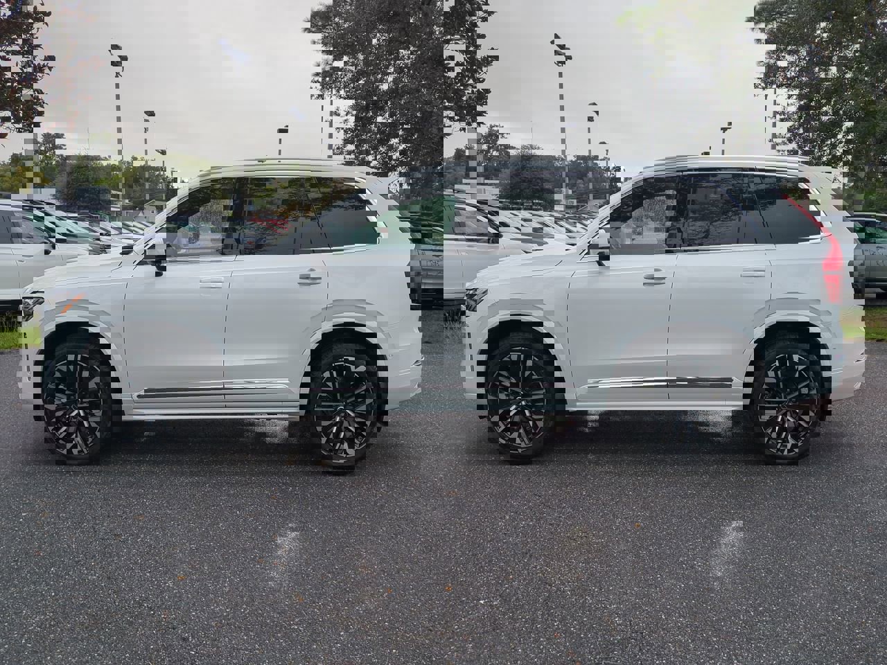 New 2026 Volvo XC90 B6 Plus w/ Protection Package Premier image 7