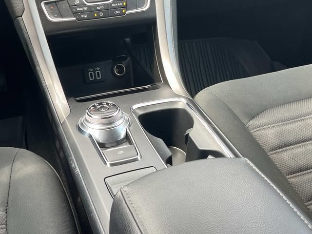 Used 2019 Ford Fusion SE FWD image 15
