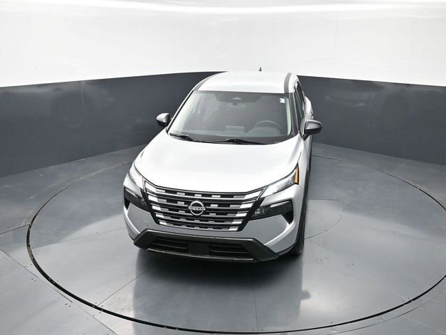 Used 2024 Nissan Rogue S AWD/4WD image 18