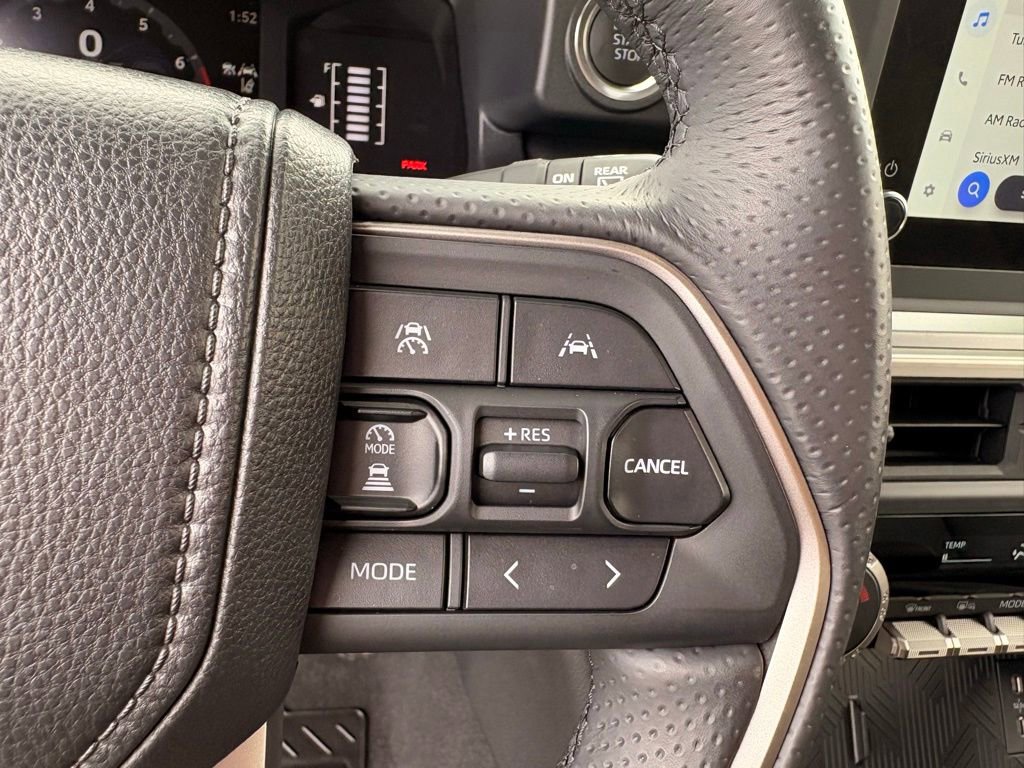 Used 2025 Toyota 4Runner SR5 AWD/4WD image 24