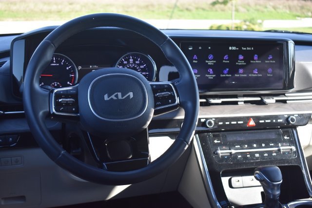 Used 2024 Kia Carnival EX FWD image 19