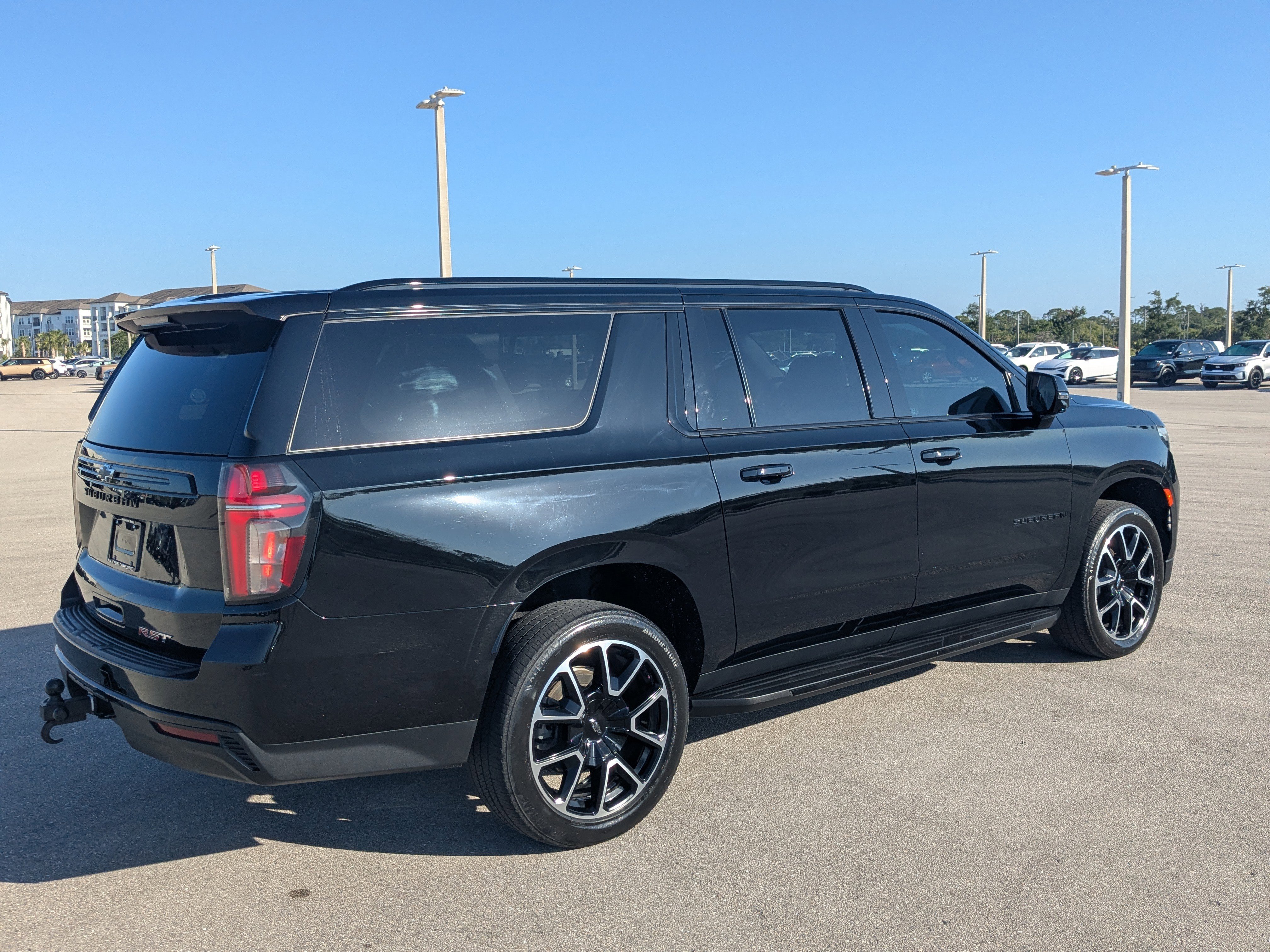 Used 2023 Chevrolet Suburban RST w/ Luxury Package AWD/4WD image 4
