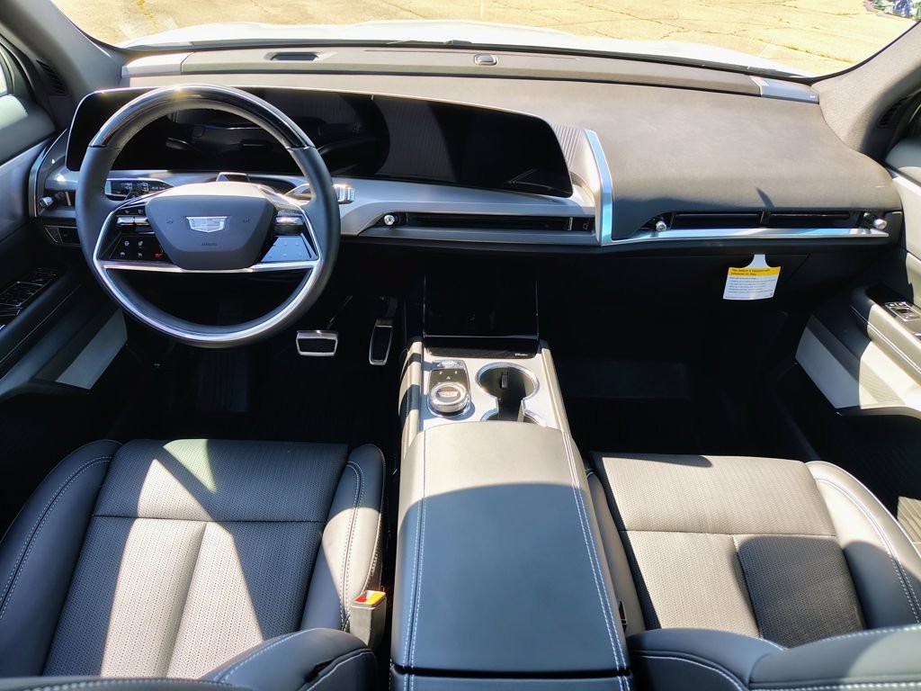 Used 2026 Cadillac Vistiq Sport w/ LPO, Floor Liner Package AWD/4WD image 40