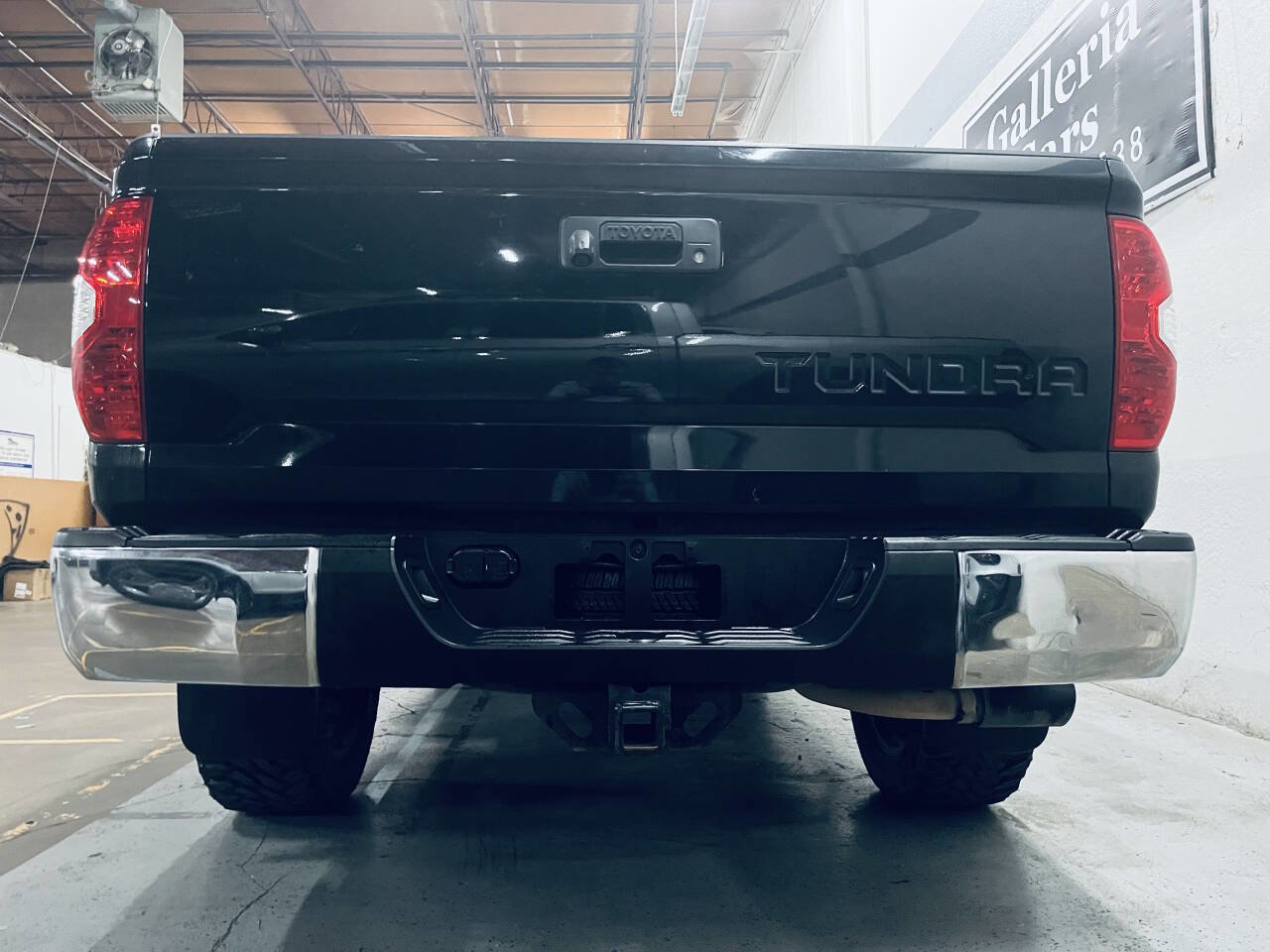 Used 2018 Toyota Tundra SR5 w/ SR5 Upgrade Package RWD image 6