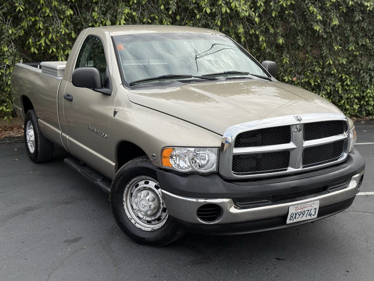 Used 2004 Dodge Ram 2500 Truck ST image 2