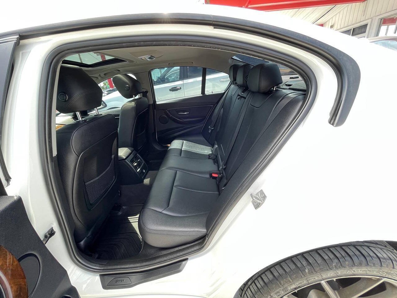 Used 2015 BMW 328i xDrive Sedan AWD/4WD image 15