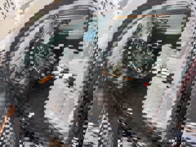 Used 2020 Honda CR-V Touring image 3