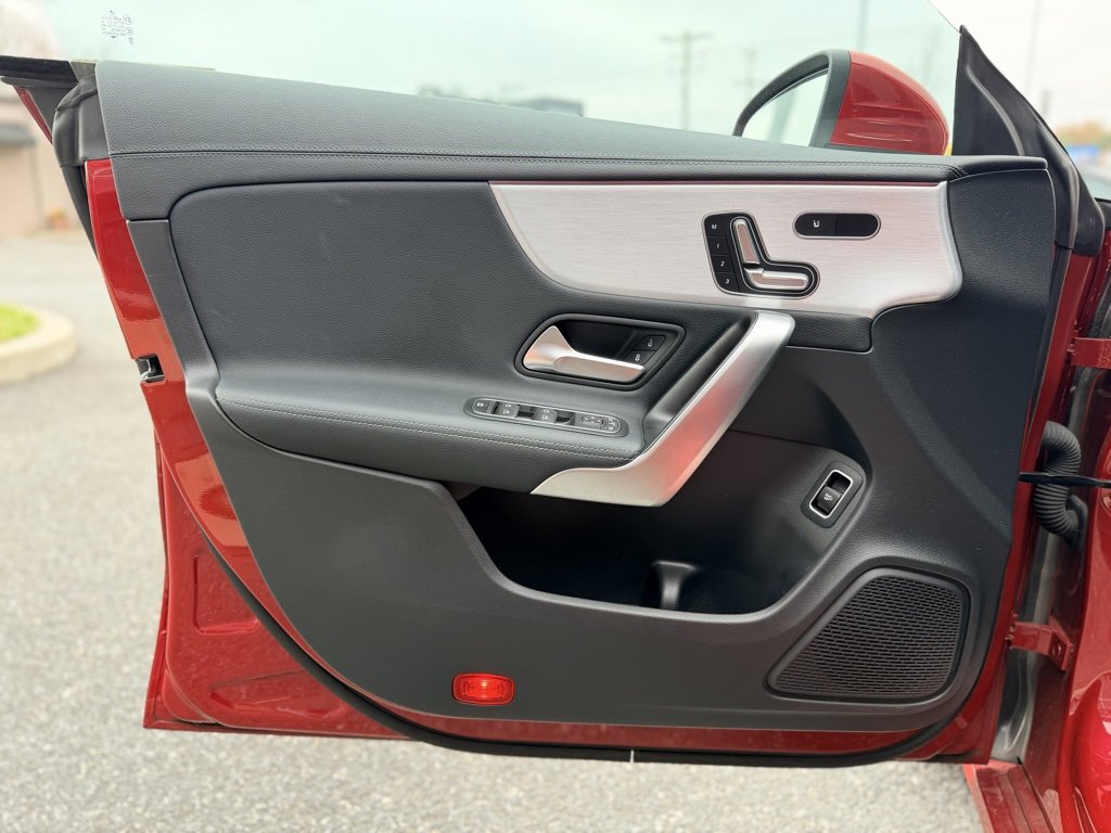 Used 2021 Mercedes-Benz CLA 250 4MATIC image 13