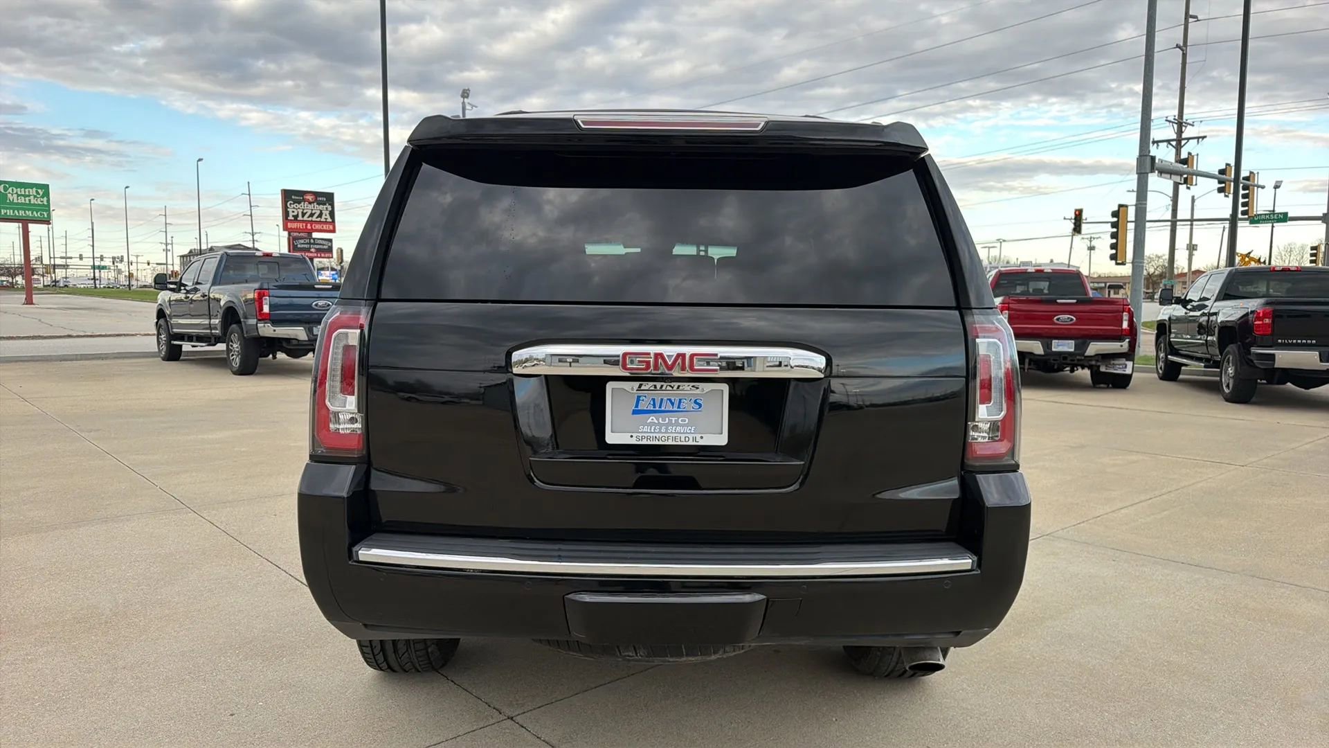 Used 2019 GMC Yukon Denali w/ Denali Ultimate Package image 18