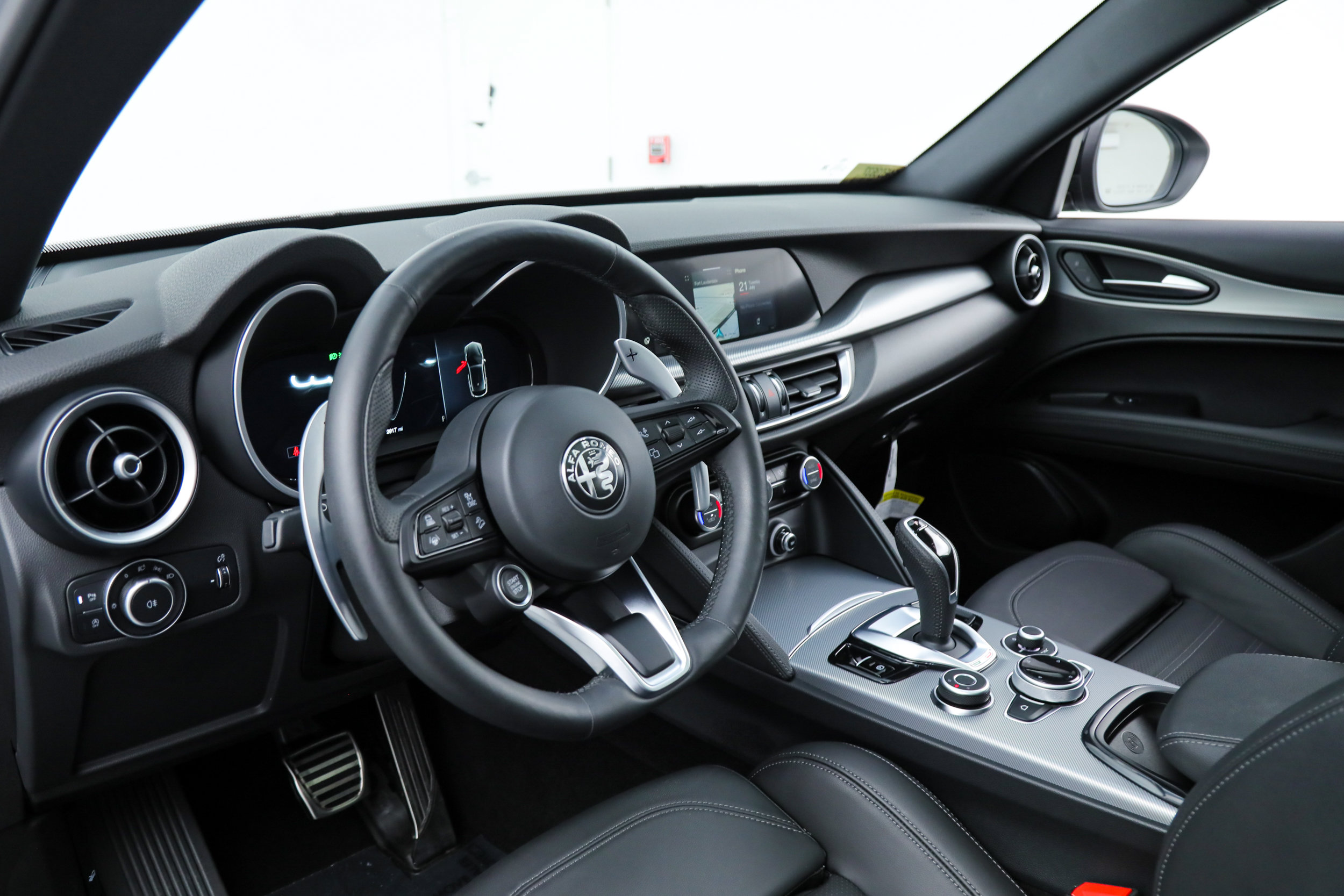 New 2025 Alfa Romeo Stelvio Sprint w/ Veloce Package AWD/4WD image 14
