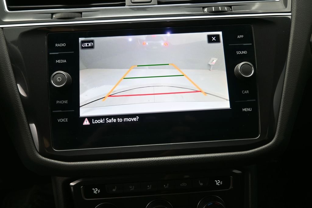 Used 2021 Volkswagen Tiguan SE FWD image 32