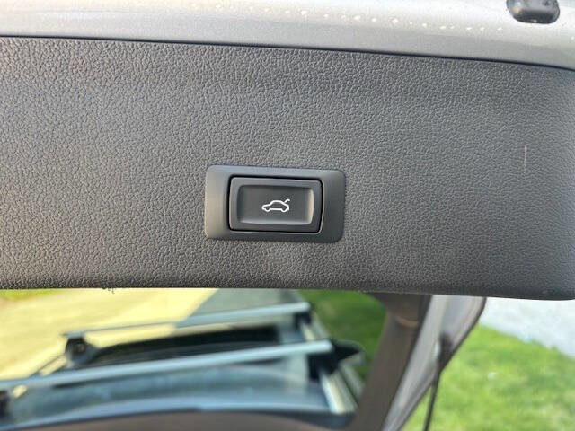 Used 2015 Audi A4 Premium Plus w/ Premium Plus Package image 12