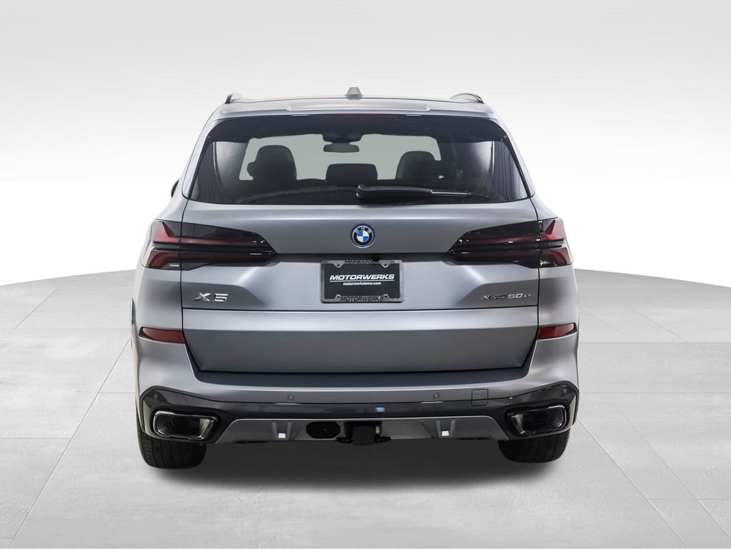 New 2026 BMW X5 xDrive50e image 4
