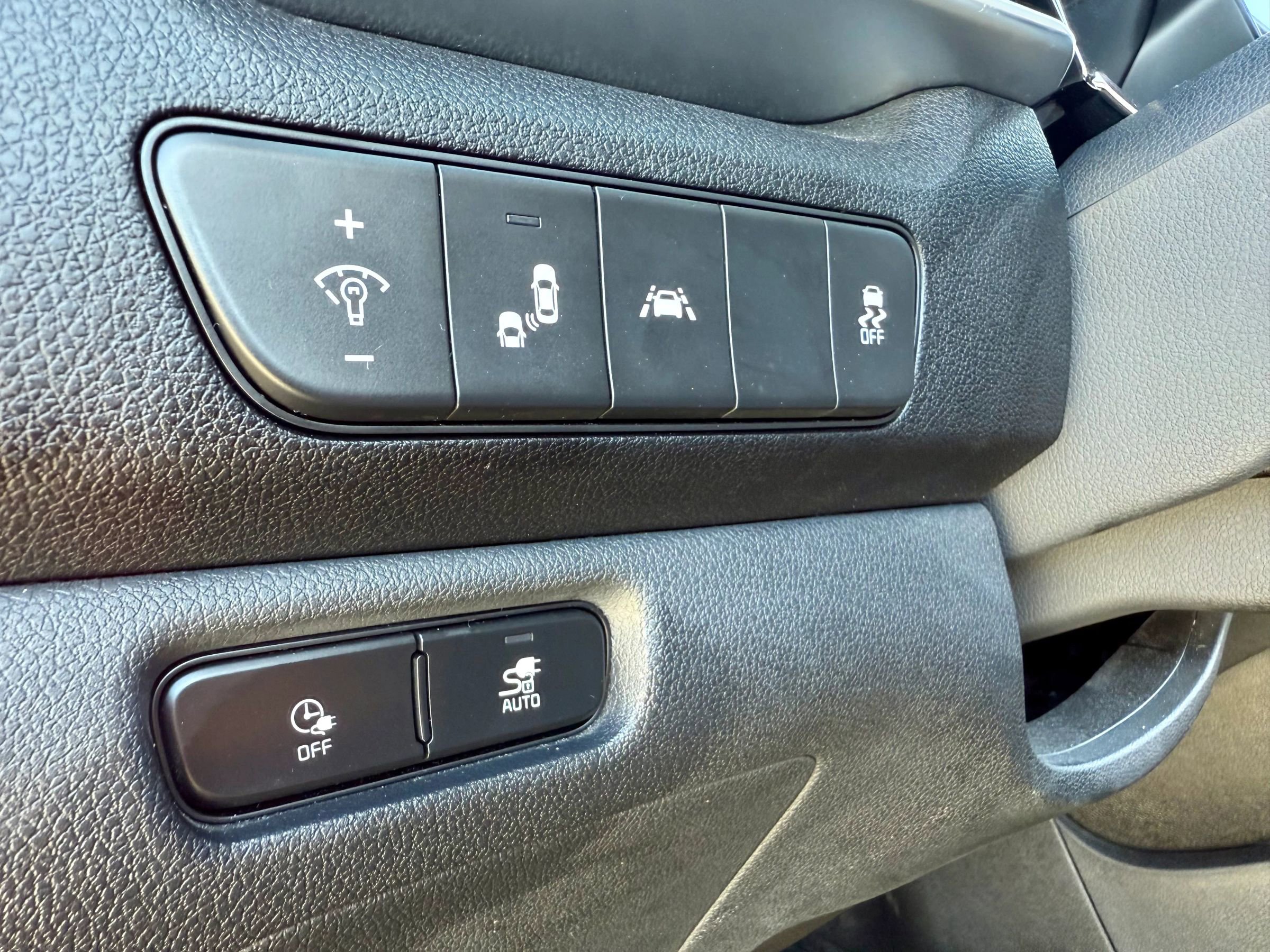 Used 2022 Kia Niro EX image 26