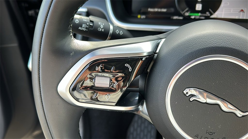 Used 2024 Jaguar I-PACE R-Dynamic HSE image 11