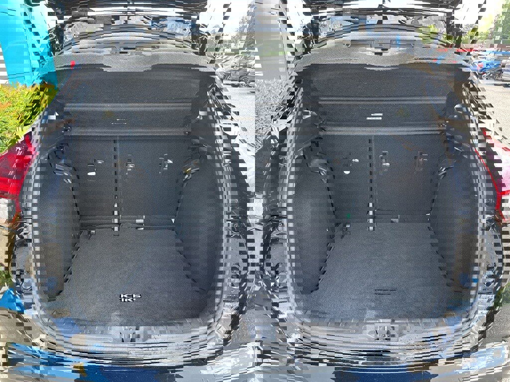 Used 2024 Nissan Kicks SR w/ SR Premium Package image 9