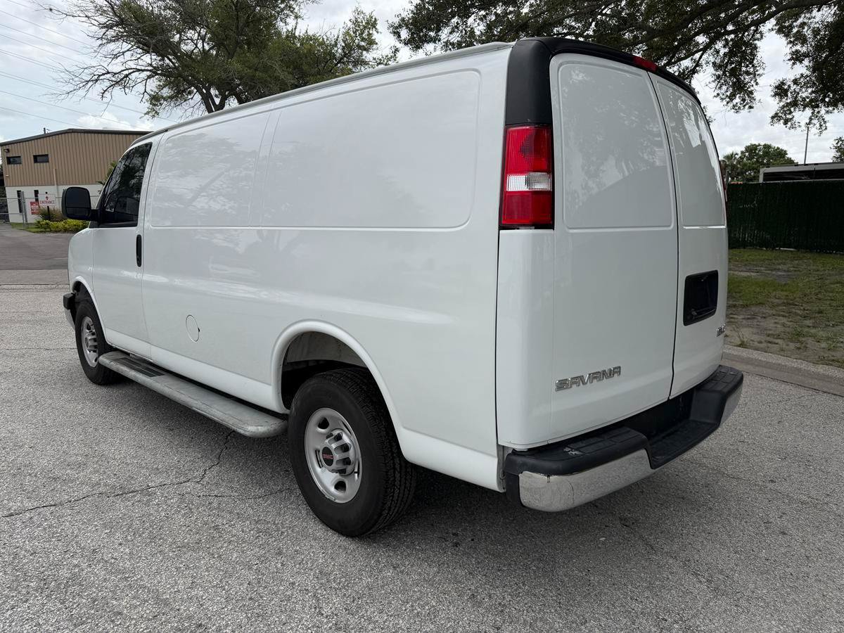 Used 2025 GMC Savana 2500 w/ Driver Convenience Package RWD image 3
