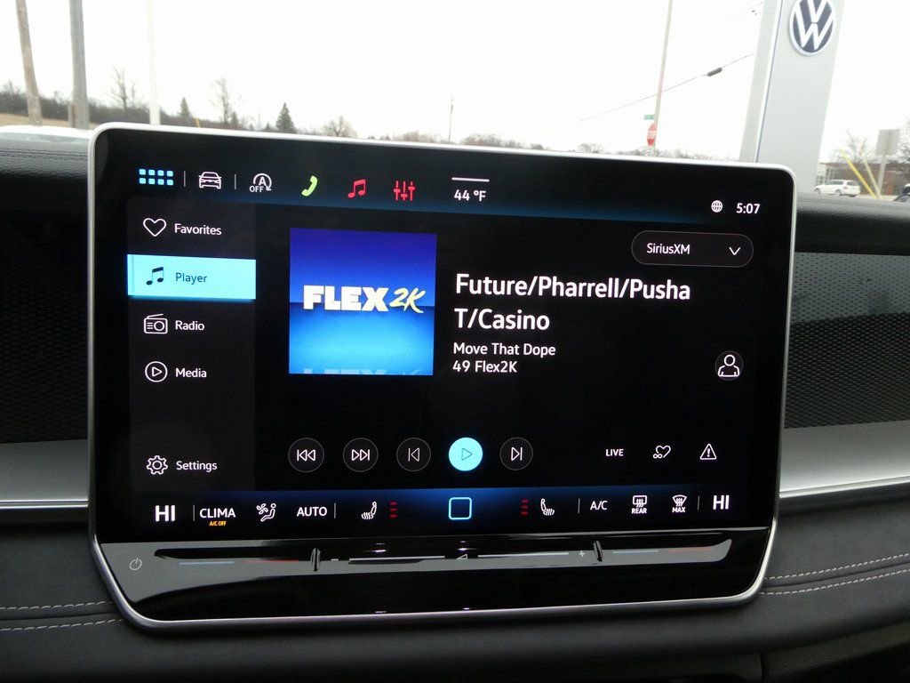 New 2026 Volkswagen Tiguan SE image 7