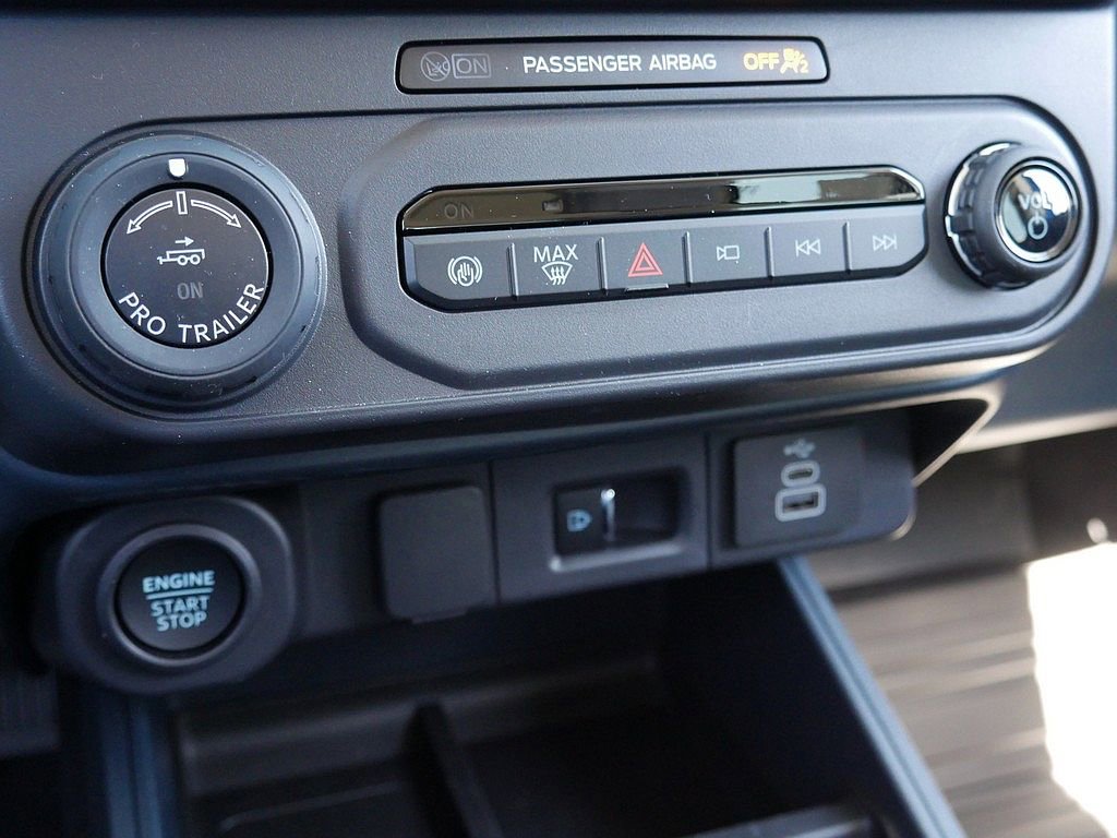 Used 2026 Ford Maverick Lobo AWD/4WD image 47
