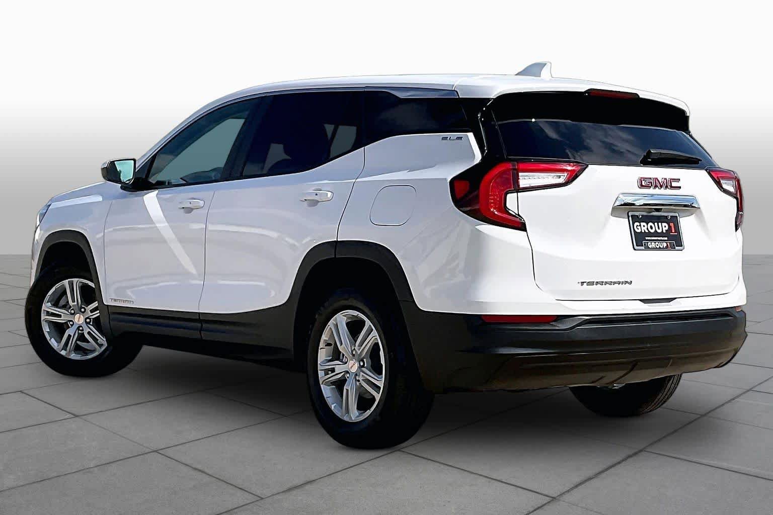 Used 2024 GMC Terrain SLE FWD image 24