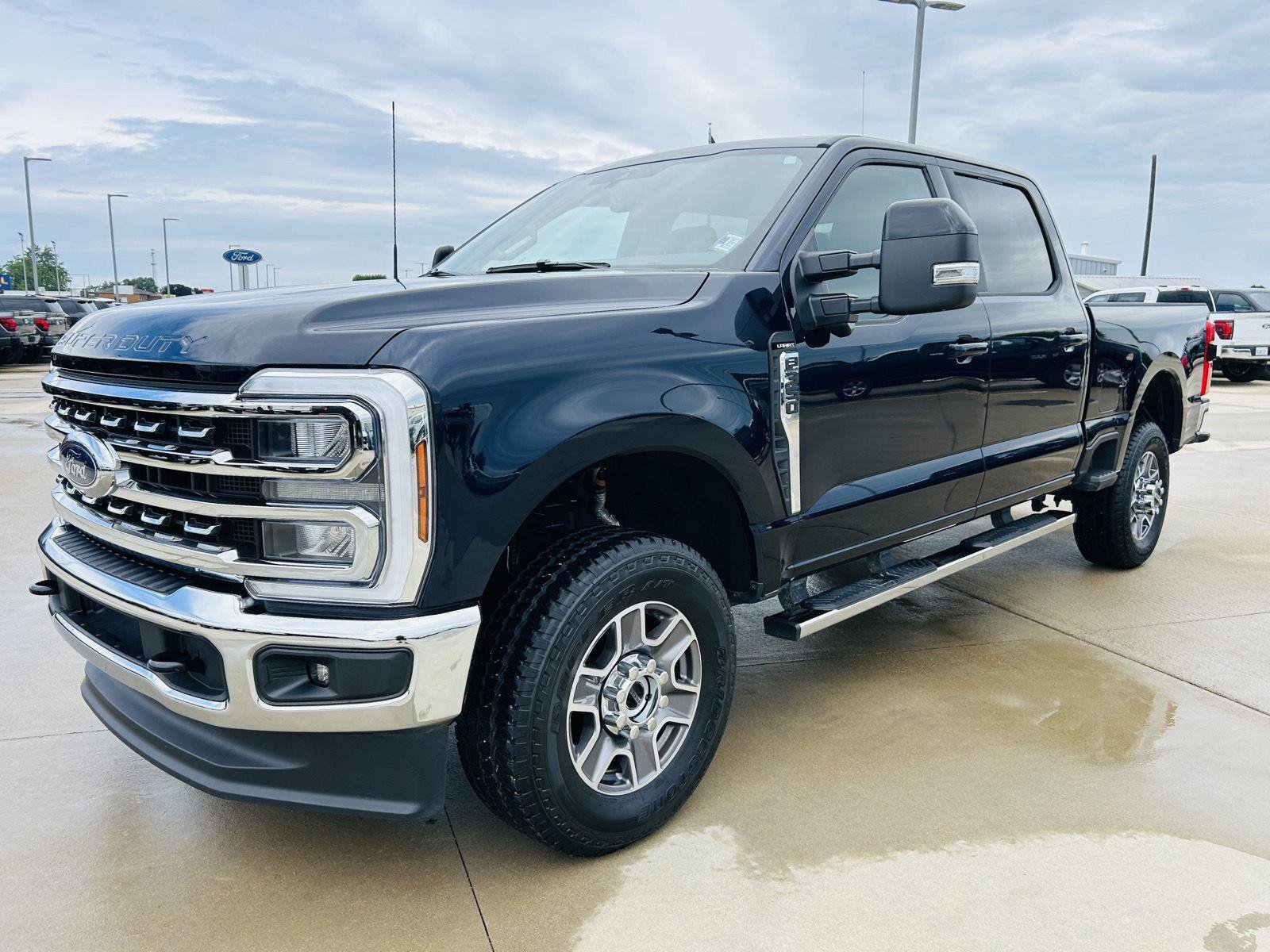 Used 2025 Ford F350 Lariat AWD/4WD image 38