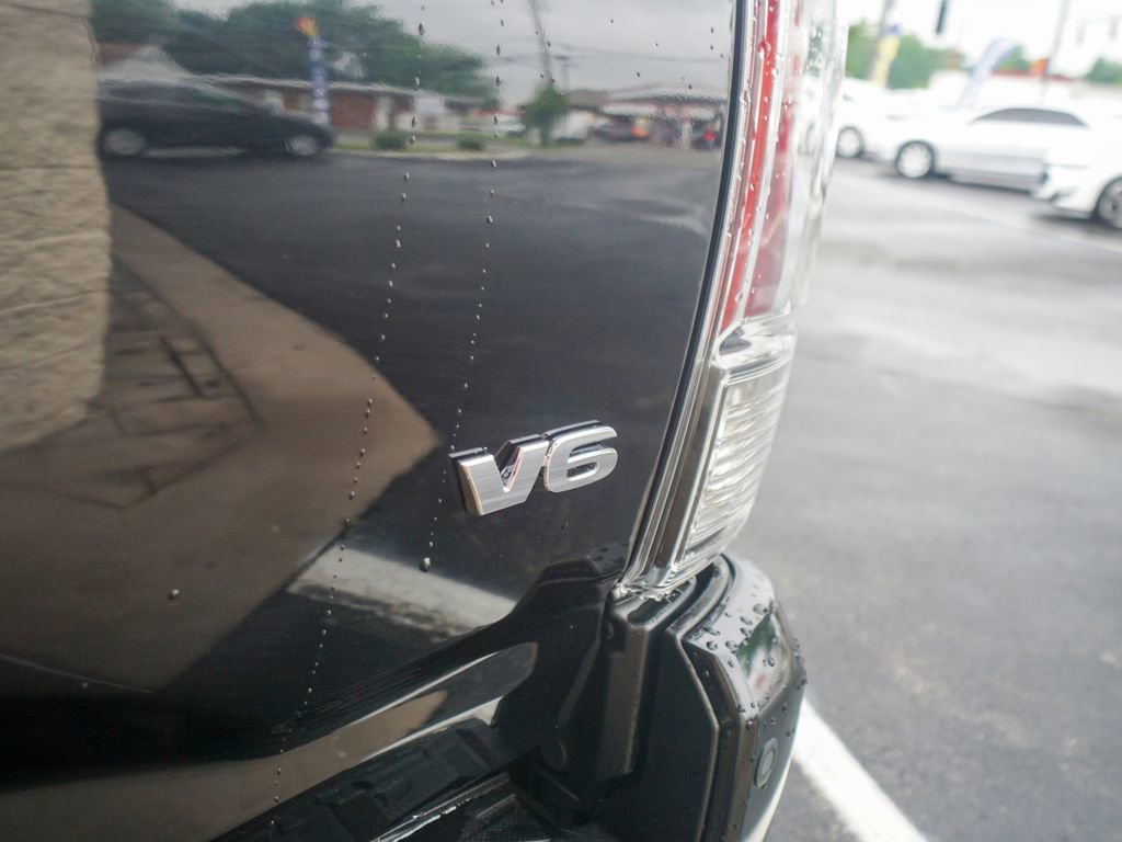 Used 2020 Toyota Tacoma Limited image 15