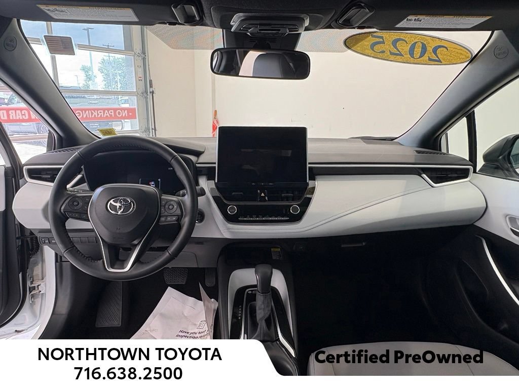Used 2025 Toyota Corolla SE w/ SE Premium Package FWD image 19