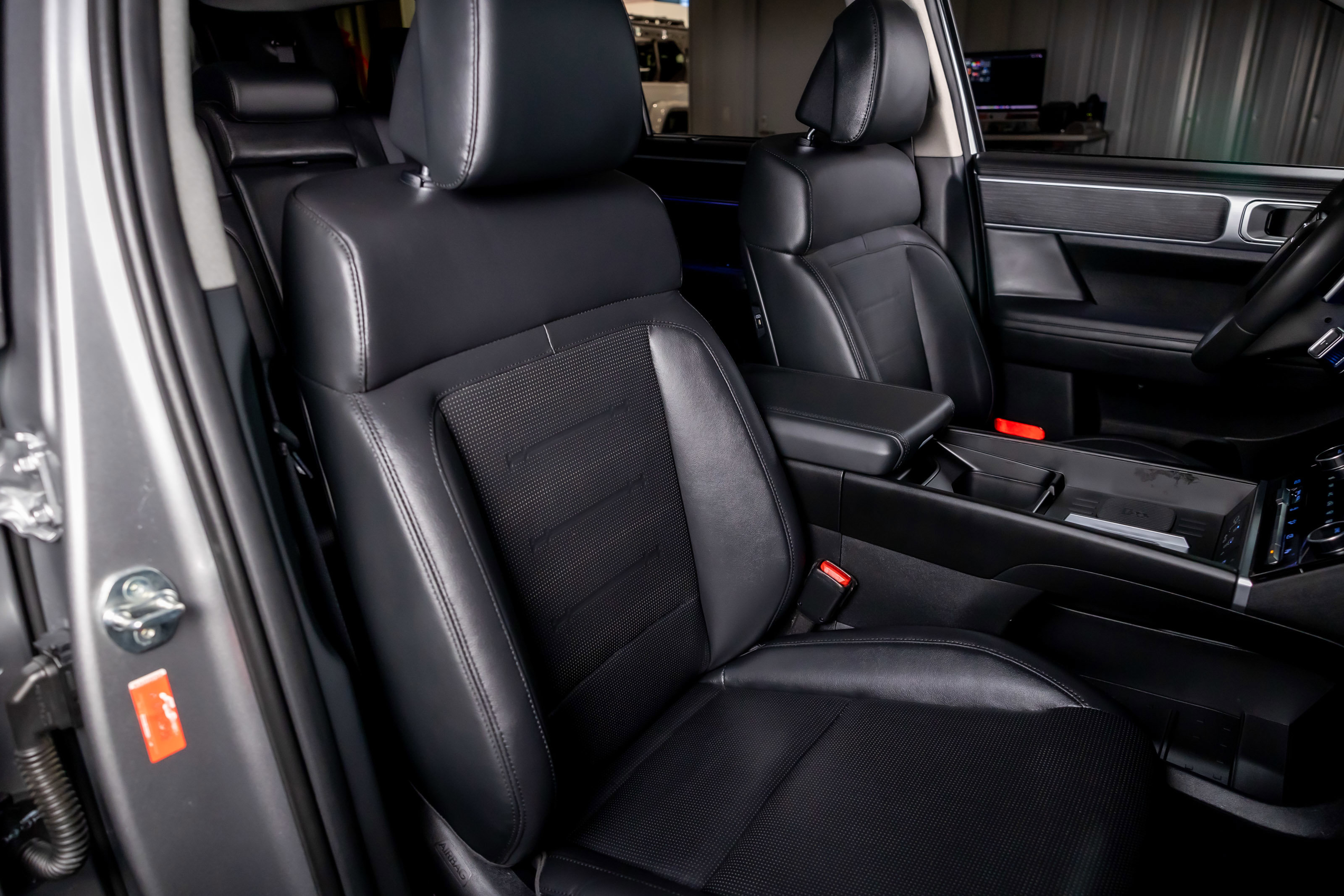 Used 2024 Hyundai Santa Fe Limited image 29