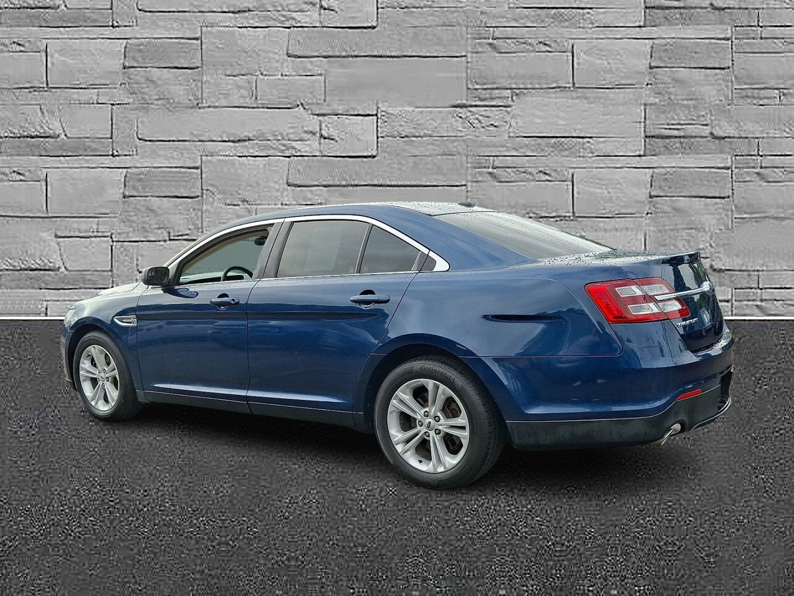 Certified 2017 Ford Taurus SE FWD image 7