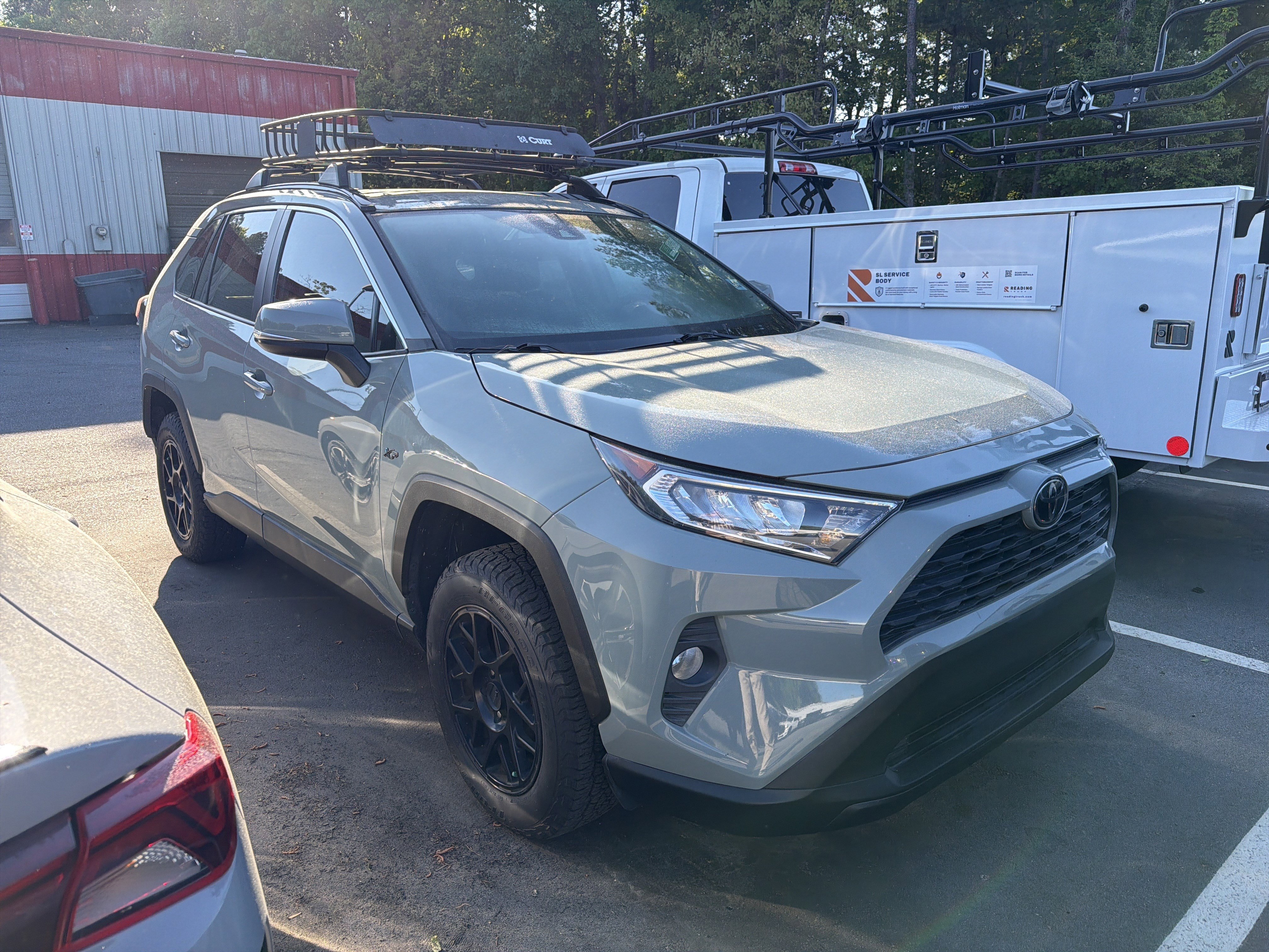 Used 2021 Toyota RAV4 XLE w/ Convenience Package image 3