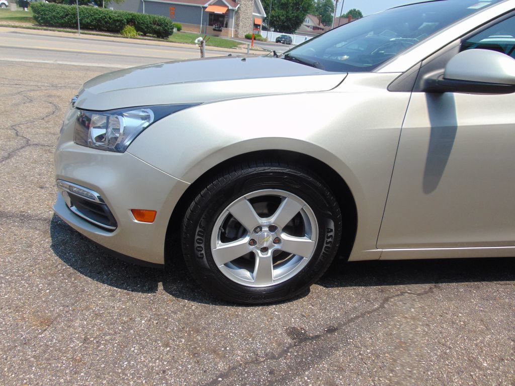 Used 2015 Chevrolet Cruze LT FWD image 12