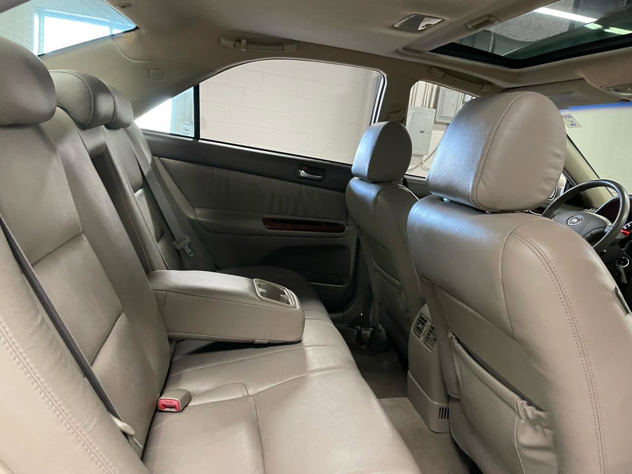 Used 2005 Toyota Camry XLE FWD image 20