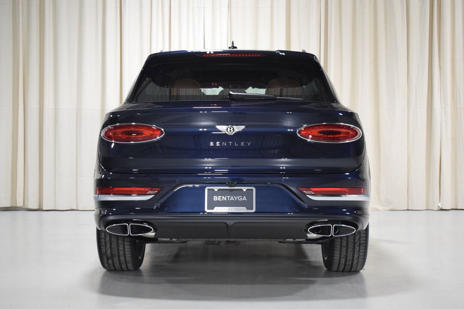 New 2026 Bentley Bentayga AWD/4WD image 14