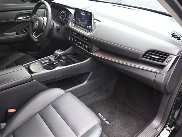 Used 2024 Nissan Rogue SV w/ SV Premium Package image 39