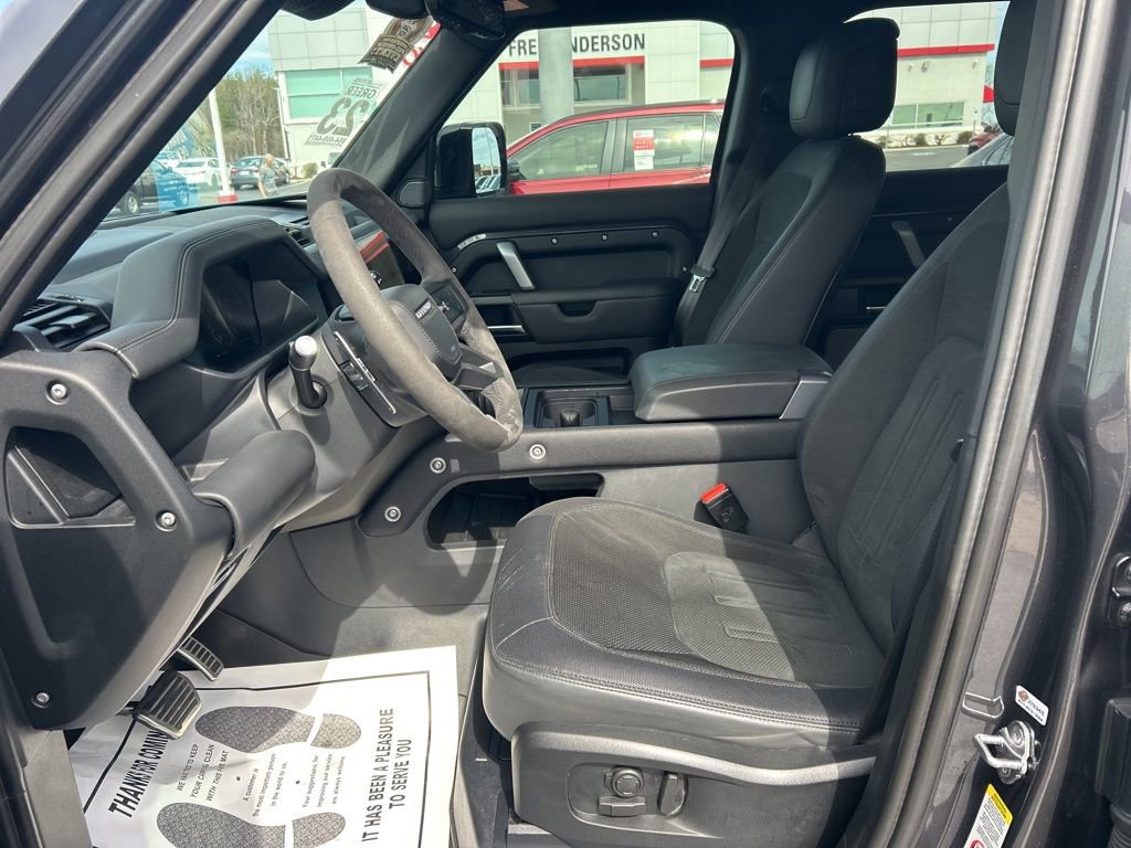 Used 2023 Land Rover Defender 110 V8 image 2