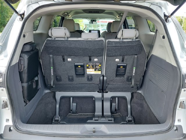 Certified 2023 Toyota Sienna LE FWD image 9