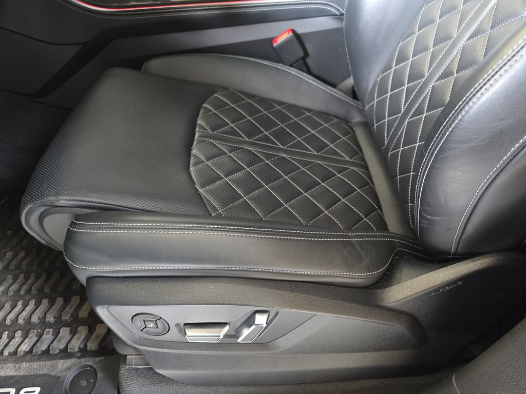 Used 2023 Audi SQ8 Prestige AWD/4WD image 30