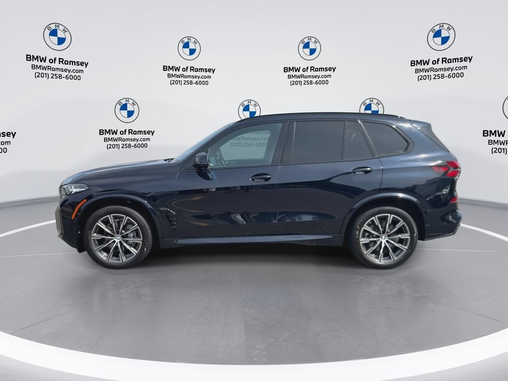 Used 2024 BMW X5 xDrive40i w/ M Sport Package AWD/4WD image 5