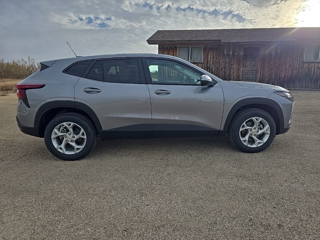 New 2026 Chevrolet Trax LS w/ LS Convenience Package image 5